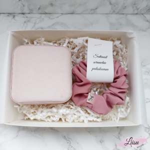 Scrunchie ja ehtekarp (hele kinkekomplekt)